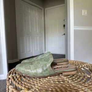 Free People Maya Woven Mules Women’s 37 Green Leather Slip On Shoe Made In Italy